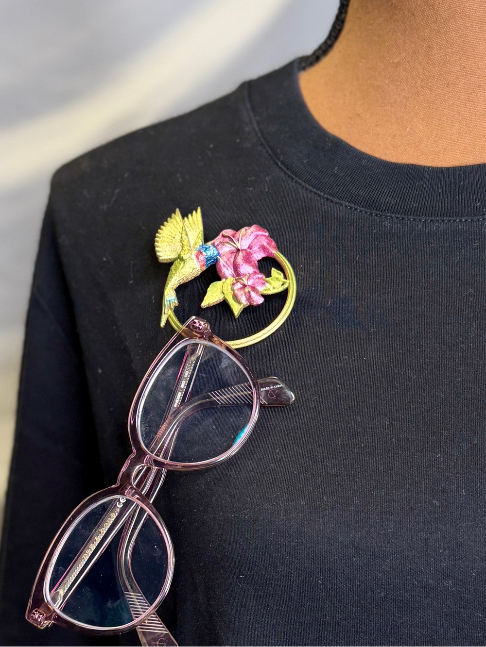 Artist Hand-painted Printed Polyamide Magnetic Hummingbird Brooch Glasses Holder